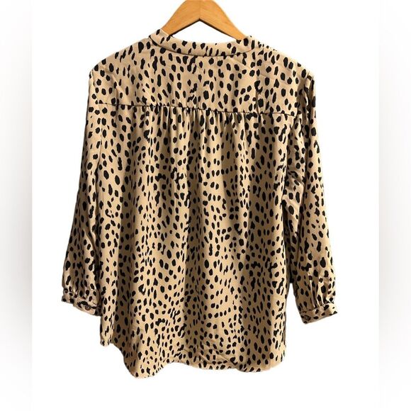 Vince Camuto Animal Print V-Neck Blouse Large - Picture 3 of 5